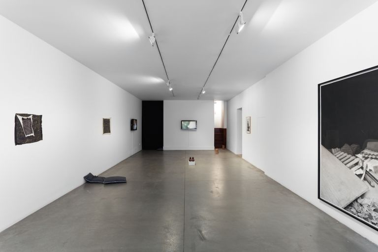 Sever, Installation view