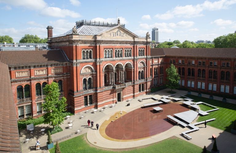 Frida Escobedo, Taller de Arquitectura, You Know, You Cannot See Yourself So Well As By Reflection, V&A Museum, Londra. Courtesy Frida Escobedo, Taller de Arquitectura