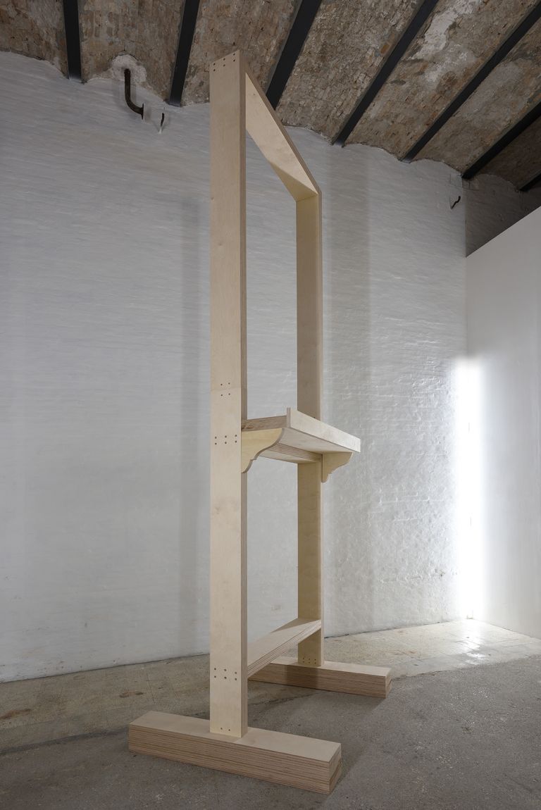 Matteo Fato, Per gli angeli più alti, 2015-2017, scultura in multistrato accoppiato, photo Michele Alberto Sereni