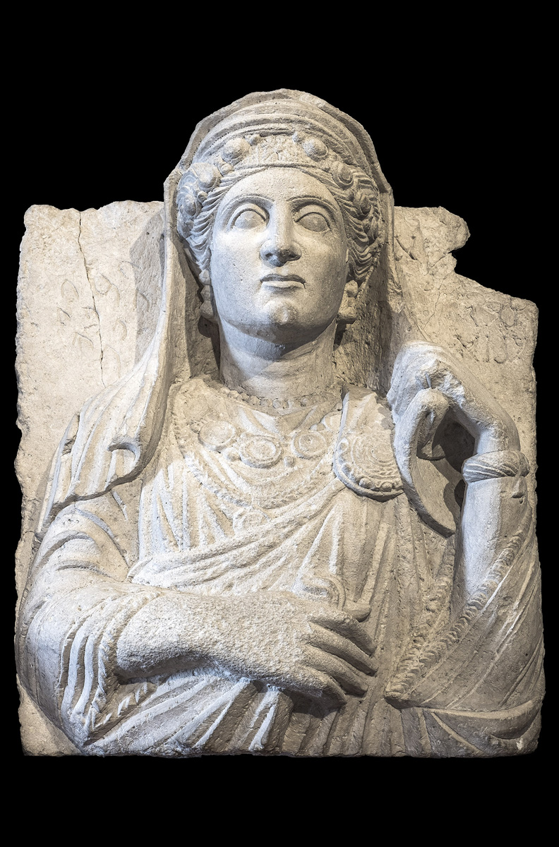 Rilievo funerario con ritratto femminile, primi decenni III secolo d.C., Museo di Scultura Antica Giovanni Barracco © Gianluca Baronchelli