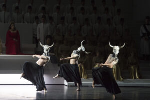 A Salisburgo, l’Aida di Giuseppe Verdi by Shirin Neshat. Le immagini dell’Opera diretta da Muti