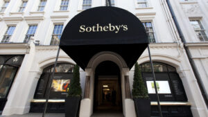 Poltrone, divani e bijoux. Ecco com’è andata l’ultima asta sul design da Sotheby’s a Parigi