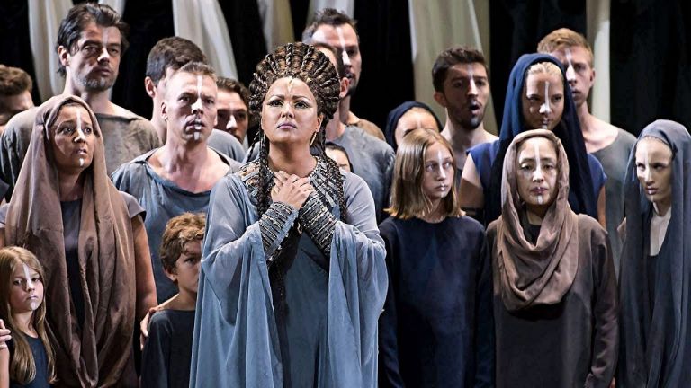 Aida. Regia di Shirin Neshat, 2017. La soprano Anna Netrebko