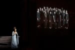 Aida. Regia di Shirin Neshat, 2017. La soprano Anna Netrebko. Photo Monika Rittershaus