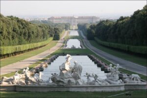 Apre nei weekend il Teatro di Corte della Reggia di Caserta. Grazie ai volontari del Touring Club