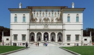 Partnership tra Galleria Borghese e Fendi. Si parte con Bernini e Caravaggio