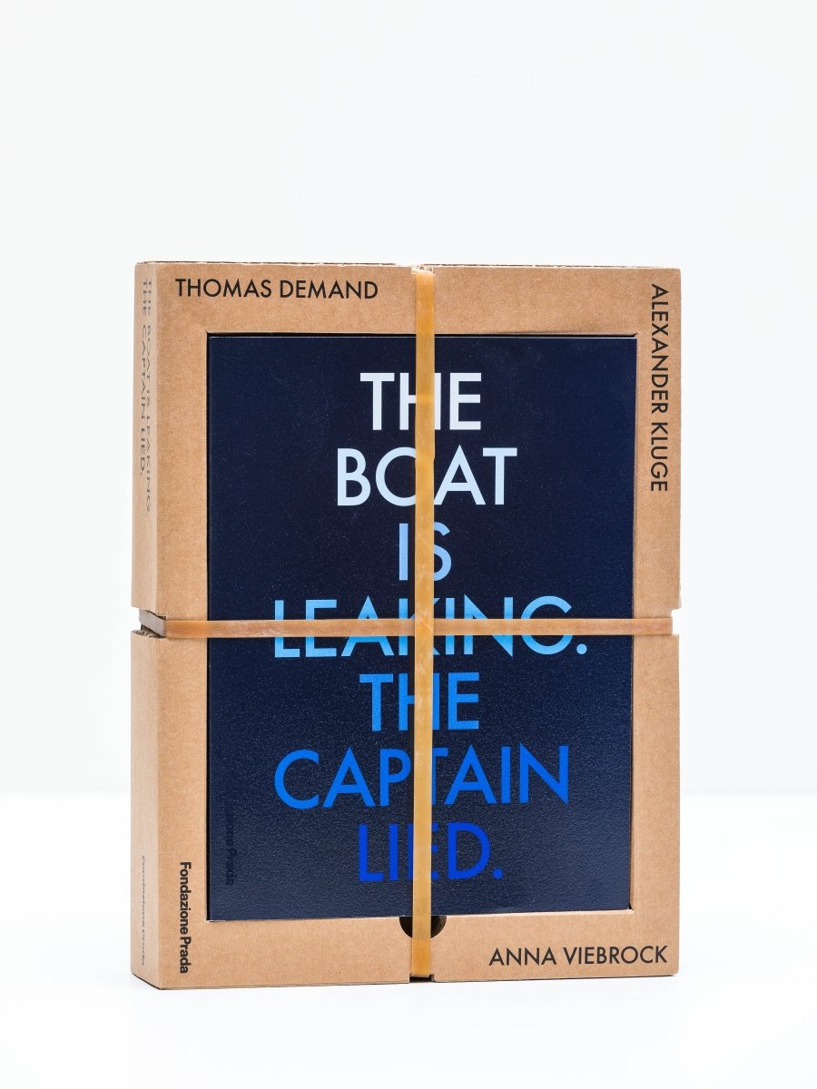 Il cofanetto della mostra The boat is leaking. The captain lied alla Fondazione Prada di Venezia, 2017