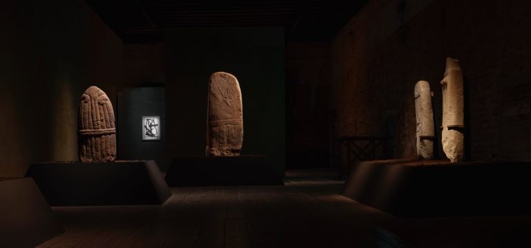 Intuition. Exhibition view at Palazzo Fortuny, Venezia 2017. Pierre Soulages e menhir. Photo © Jean Pierre Gabriel