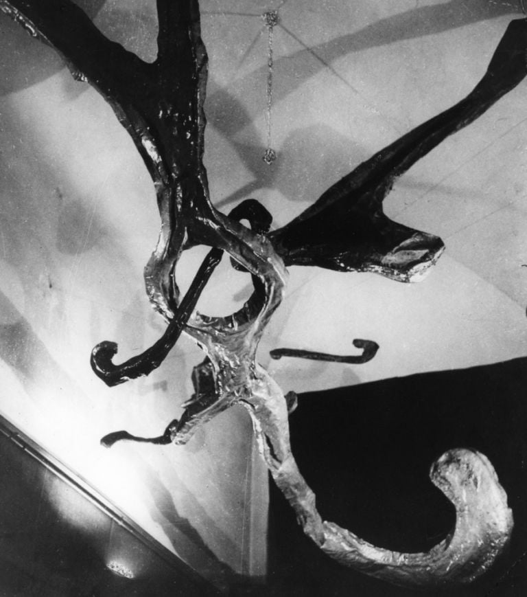 Lucio Fontana, Ambiente spaziale a luce nera, 1948-49. © Fondazione Lucio Fontana, Milano