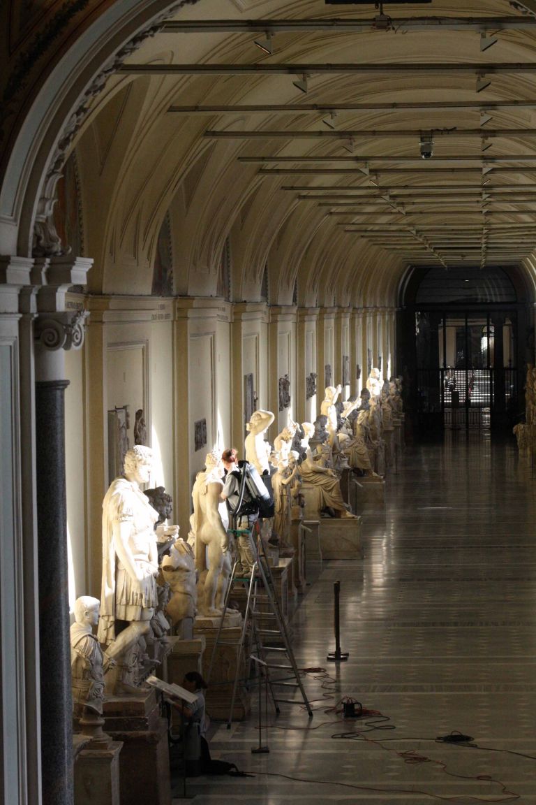 Manutenzione ordinaria delle collezioni. Foto © Musei Vaticani
