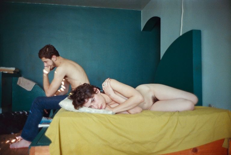 Nan Goldin, Couple in bed, Chicago, 1977 © Nan Goldin