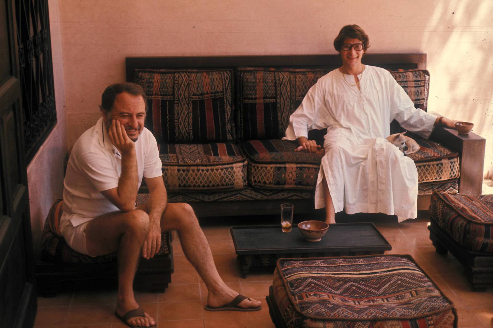 Pierre Berge e Yves Saint Laurent a Marrakech_1977 c Guy Marineau