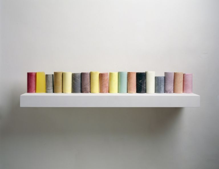 Rachel Whiteread, Line Up, 2007-08. Collezione privata © Rachel Whiteread. Photo Courtesy the artist and Mike Bruce