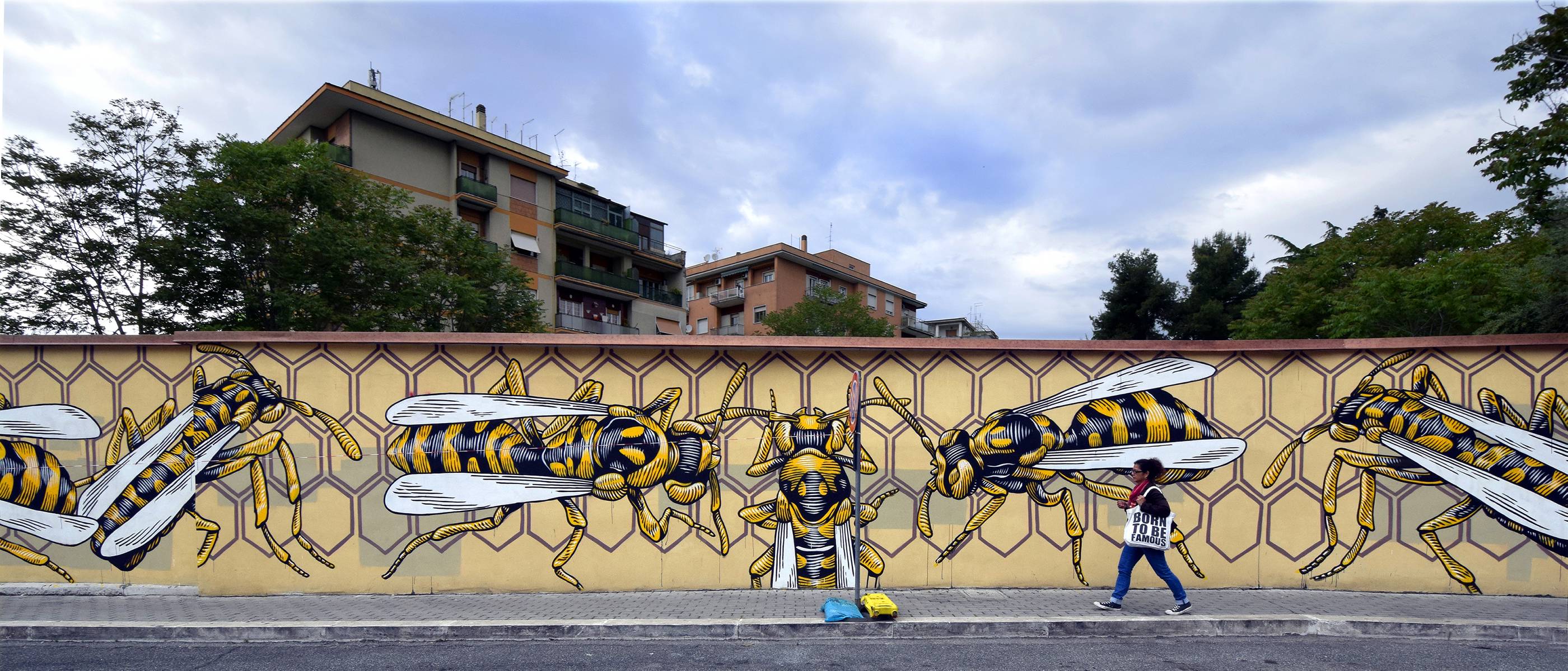 "Nido di vespe" di Lucamaleonte al Quadraro, ph. di Mimmo Frassineti/AG