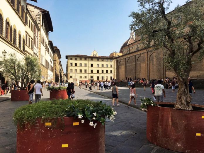 Piante e fioriere invece dei check point a Firenze