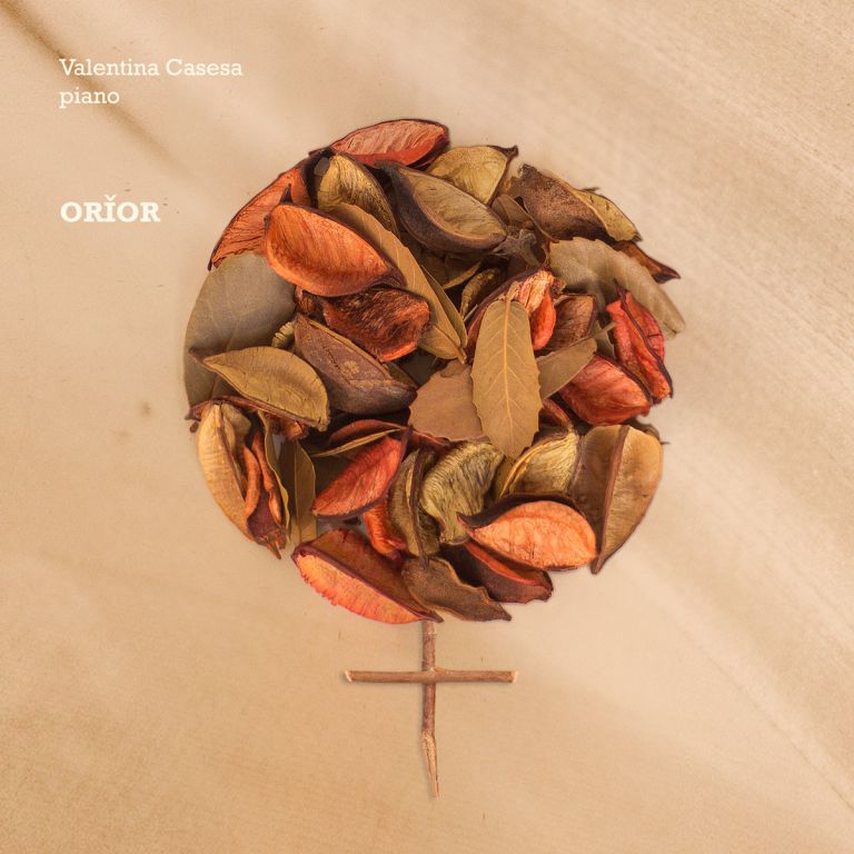 Almendra Music. Valentina Casesa, Orior