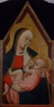 Ambrogio Lorenzetti, Madonna che allatta il Bambino, tempera e oro su tavola, cm. 90 x 48, Siena, Museo diocesano di San Bernardino. Dalla chiesa dell'eremo agostiniano di Lecceto foto su concessione del Ministero dei Beni e delle attività culturali e del turismo – Polo museale della Toscana. Foto archivio Pinacoteca Nazionale di Siena