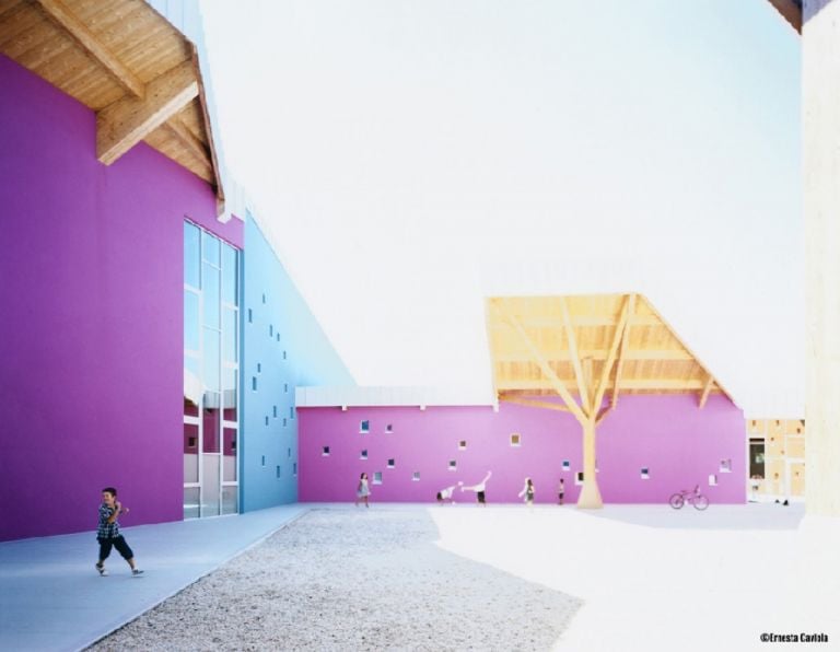 Gianluca Peluffo con 5+1AA, Nuovo complesso scolastico di Centrale–Grumolo Pedemonte, Zugliano, 2015. Photo © Ernesta Caviola
