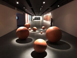 Gli artisti italiani Paolo Grassino e Luigi Mainolfi in mostra in Brasile a Belo Horizonte
