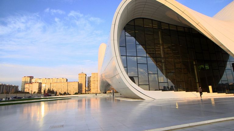 Zaha Hadid An architect A Masterpiece Carine Roy