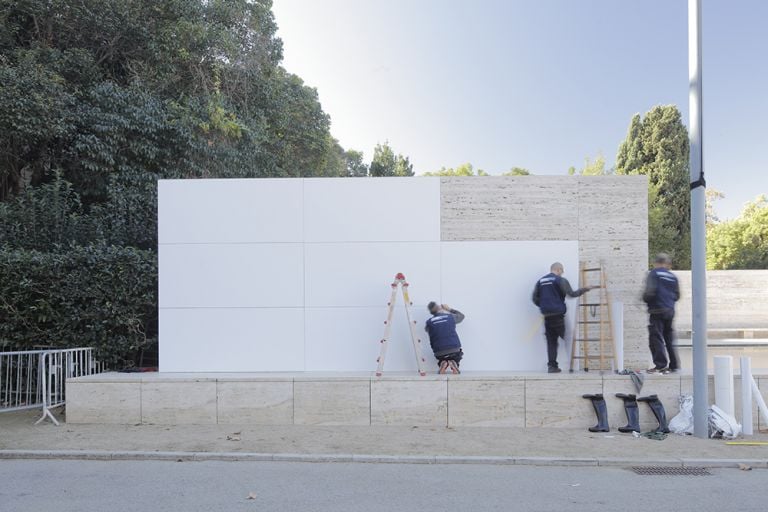 ∏AdriÖ Goula 01 Due architetti ripensano il padiglione di Mies van der Rohe a Barcellona. Con una installazione