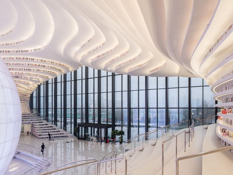 Tianjin Binhai Library. Courtesy Photo Ossip van Duivenbode