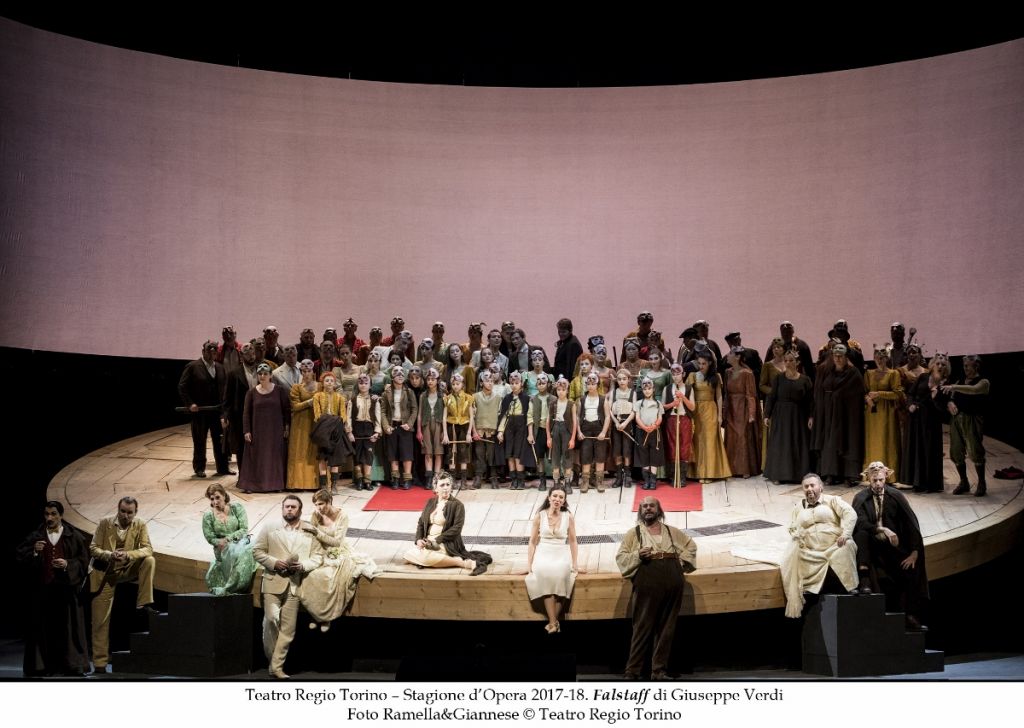 Un sipario spettacolare per il Falstaff di Verdi. Al Teatro Regio di Torino grazie ad Alcantara