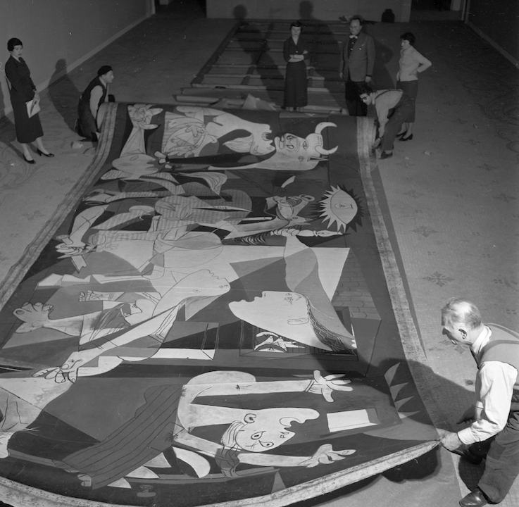 Guernica al Museo di Arti Decorative di Parigi nel 1955, Getty Images (c) Manuel Litran :Paris Match via Getty Images