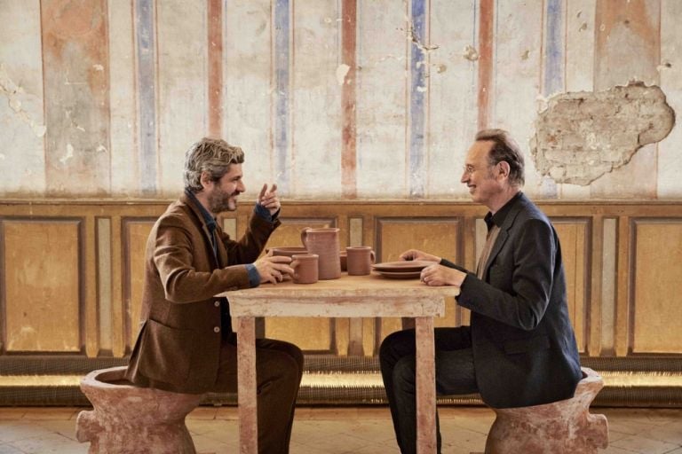 Luca Cipelletti e Gianantonio Locatelli dialogano all'interno del Museo della Merda. Photo © Henrik Blomqvist