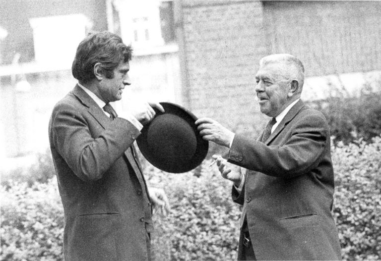 Marcel Broodthaers et René Magritte, 1967, collezione privata © The Estate of Marcel Broodthaers, Belgium / ©Photo: Maria Gilissen