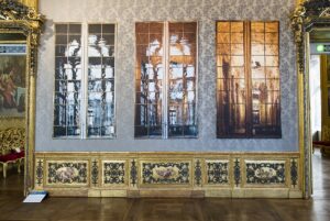 ​​Elisa Sighicelli a Palazzo Madama. A Torino un percorso fotografico tra le sale del Barocco