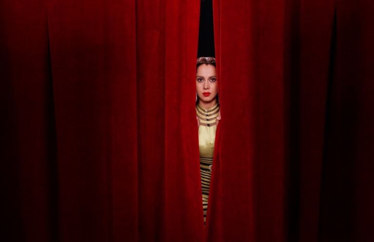 Shirin Neshat, Looking for Oum Kulthum, 2017, still da film. Courtesy Lo Schermo dell’Arte