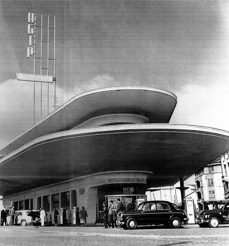 Milano, stazione Agip, architetto Mario Bacciocchi. © Archivio Storico ENI