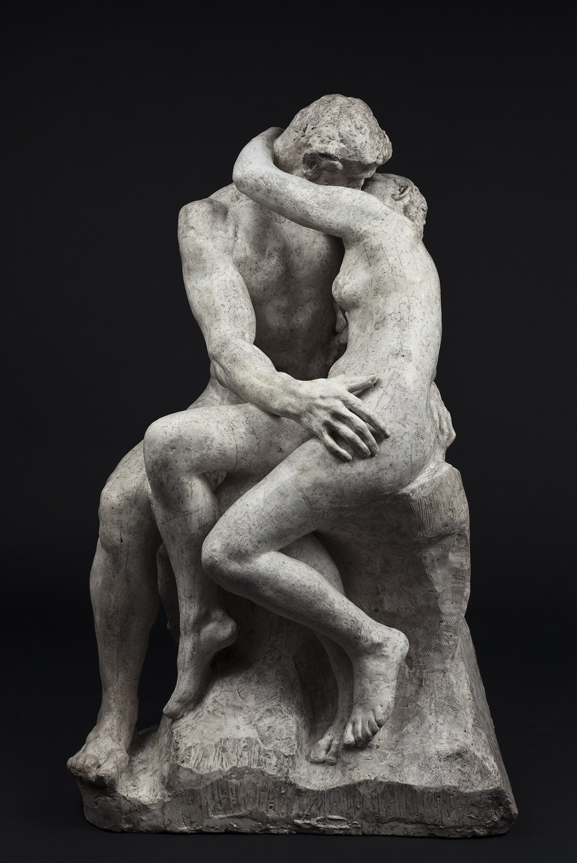 Auguste Rodin, Il bacio, 1885 circa, gesso patinato, Parigi, musée Rodin. © musee Rodin, foto Jérome Manoukian