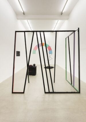 Moduli e forme. Eva Rothschild a Milano