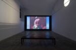 Nathaniel Mellors, Neanderthal Container, 2014, still da video. Photo credit Giorgio Benni. Courtesy l'artista & Monitor, Roma Lisbona