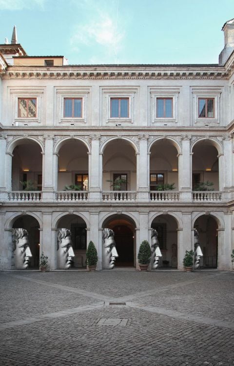 Sagome “Profilo maschile” di Fornasetti, Museo Nazionale Romano Palazzo Altemps, Roma 2017