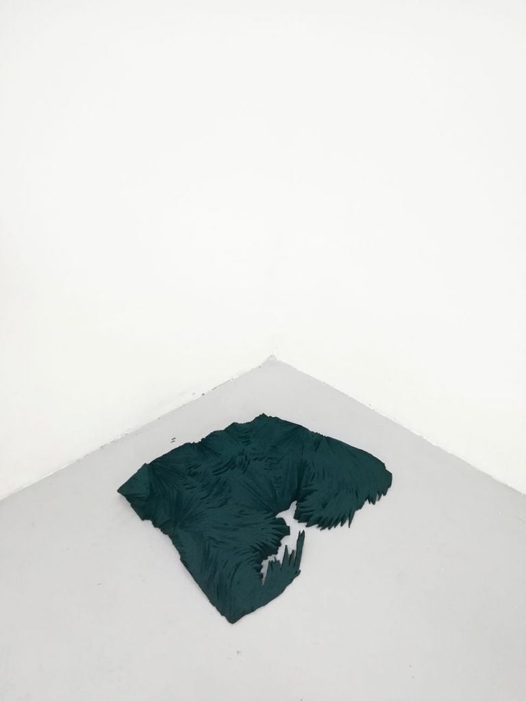 Silvia Mariotti, Volume notturno (verde turchese), 2017. Installation view at studio Milano