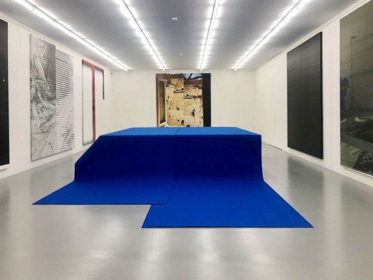 Wade Guyton. Siamo arrivati in forma abbreviata. Giò Marconi, Milano 2017