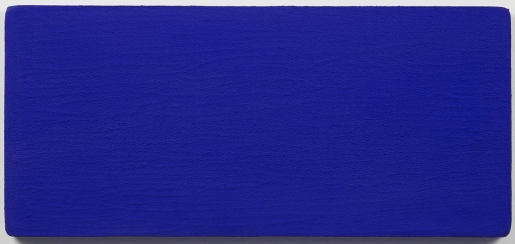 Intervista immaginaria con il Monocromo blu di Yves Klein