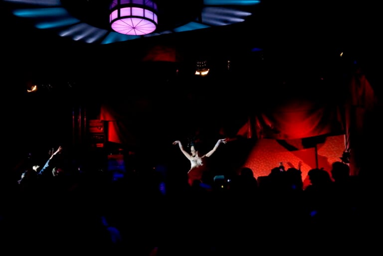 Burlesque performer Missy Malone, from the U.K., on stage at the Apollo Dancing club in Milan. March, 2009.