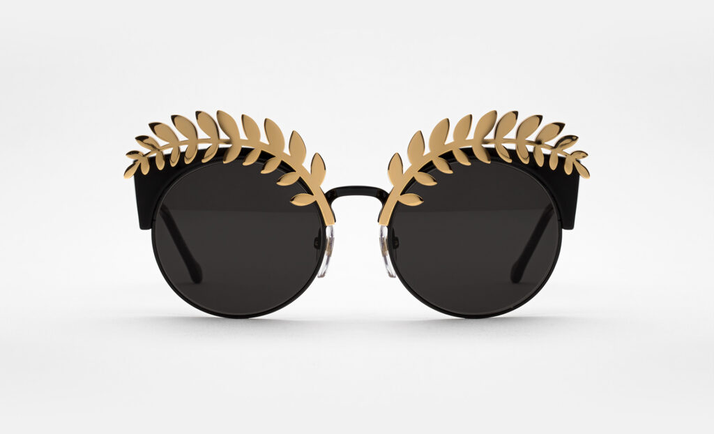 Super Sunglasses compie 10 anni. Per festeggiare lancia una collaborazione con la scuola ECAL