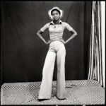 Malick Sidibé, Mon chapeau et pattes d’éléphant, 1974. Courtesy CAAC – The Pigozzi Collection, Genève © Malick Sidibé