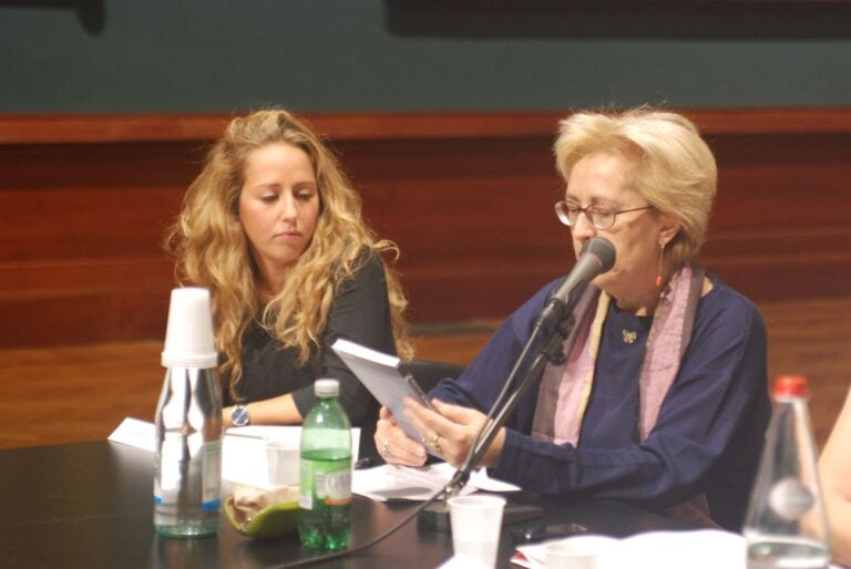 Presentazione del libro In forma di fotografia (DeriveApprodi). Galleria Nazionale d'Arte Moderna, Roma 2010. Da sx, Raffaella Perna e Silvia Bordini