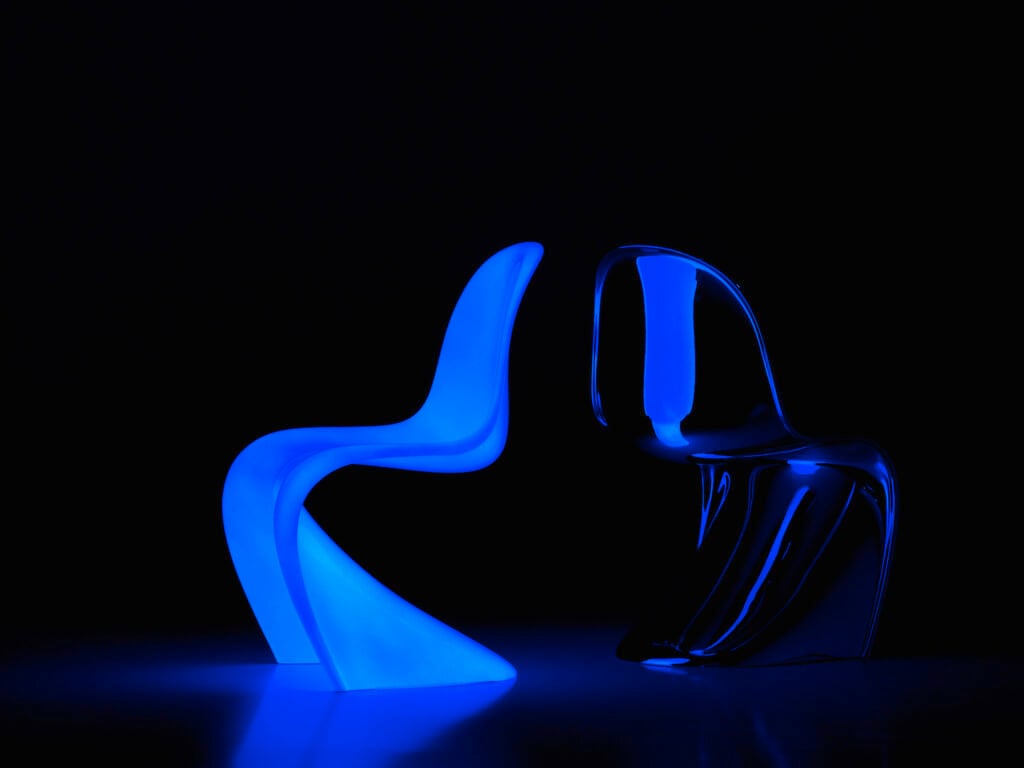 Compie 50 anni la mitica Panton Chair di Vitra. Un pezzo di storia del design