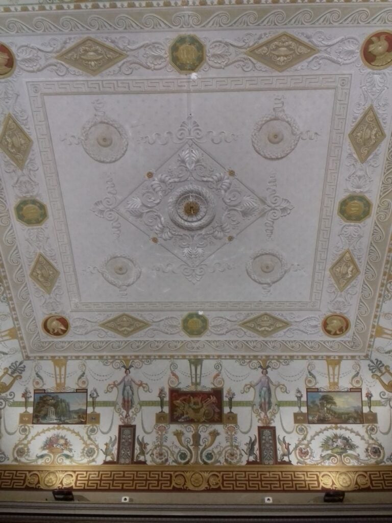 Il soffitto affrescato della Biblioteca Nazionale Vittorio Emanuele III di Napoli