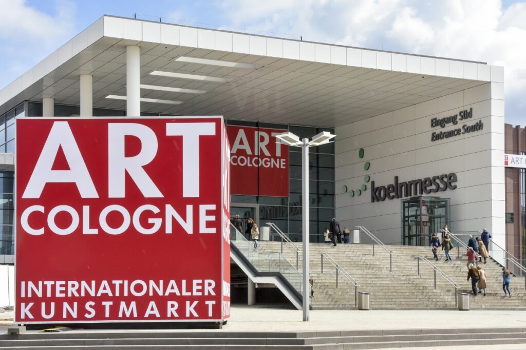 10 anni alla guida di Art Cologne. Intervista a Daniel Hug, direttore della prima fiera al mondo