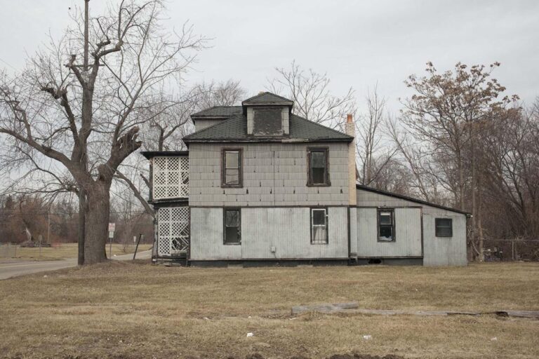 Mari Bastashevski, Aree residenziali inquinate dal piombo, Flint, Michigan, USA, 2017 © Mari Bastashevski