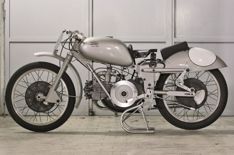 Moto Guzzi Gambalunga, 500 cc, 1949. Courtesy Associazione Siciliana Veicoli Storici. Photo G. Mineo