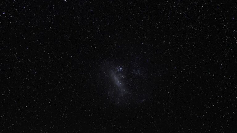 Tomás Saraceno, 163,000 light years, 2016. Still da film. © Studio Tomás Saraceno © Photo by Studio Tomás Saraceno, 2016